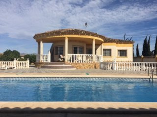 Beautifully Presented 3 Bedroom Villa..