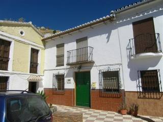 Town House - A beautiful, large &..