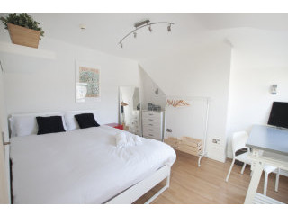 Franciscan 294 Bed & Breakfast Double..