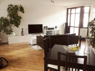 Zentrumsnahe, moblierte 2 Zimmer..