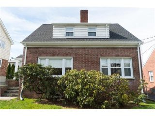 4 bedroom Flat For Sale: 616 Willow..