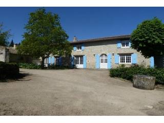 4 bedroom Character For Sale: 79170 A..