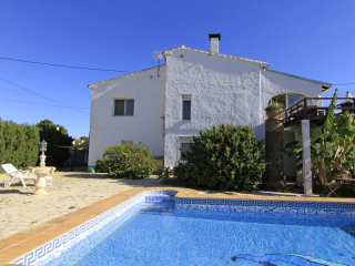 4 Bedrooms - Villa - Alicante - For Sale