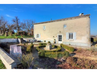 Charming House In A Vineyard Setting