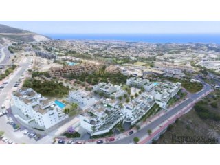 New project located next to the golf course of Benalmádena..