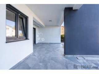 ČIŽIĆI APARTMAN U PRIZEMLJU S OKUĆNICOM