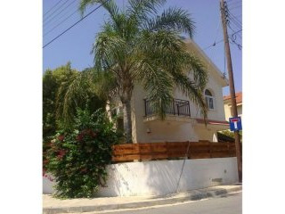 House for rent walking distance to..