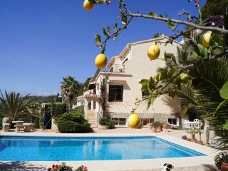 5 bedrooms villa with amazing views in..