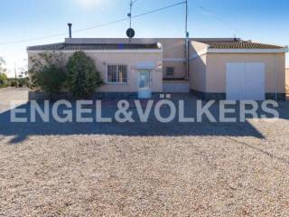 Beautiful finca close to La Manga