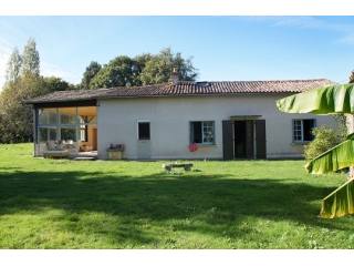 Habitable country property with pretty..