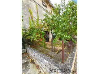 Rovinj,okolica-9km-kuća+876m2 građevinskog zemljišta