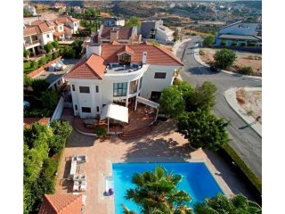 Villa for rent in Panthea area