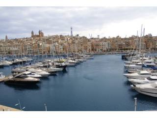 Charming Marina Apartment