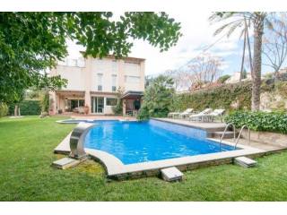 5 bedroom Detached House For Sale:..
