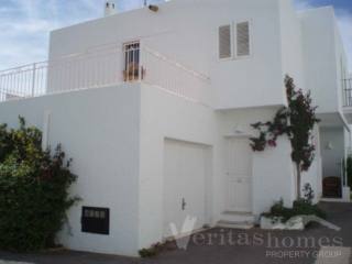 Ref: 1256 - Duplex/Triplex/Townhouse..