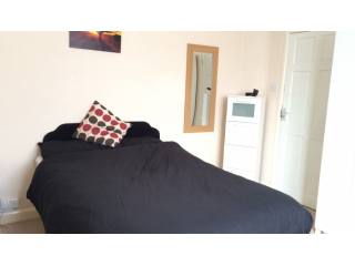 ROOM TO LET IN DAWLEY - ALL BILLS..