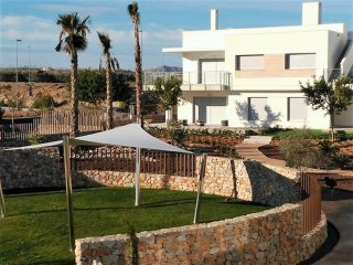 2 bedroom, 2 bathroom Apartment, (build..