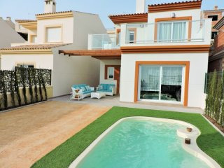 3 Bedrooms - Villa - Alicante - For Sale