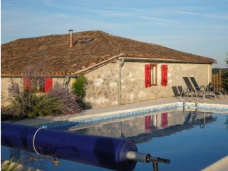 Bright And Airy House With Large..