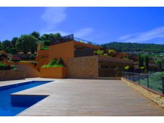 Quality apartments with sea views for..