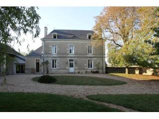 7 bedroom House For Sale: 86100 ENTRE..