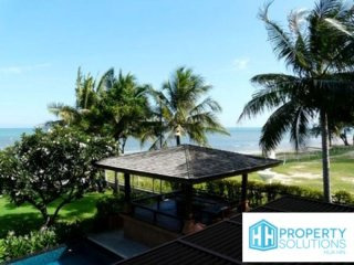 Absolute Beachfront 4 Bed Condo For..