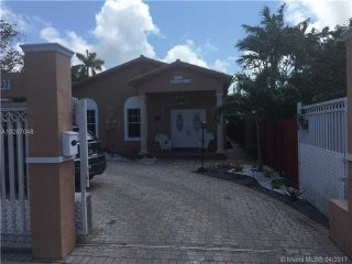 3 bedroom House For Sale: 2637 SW 31 Ave