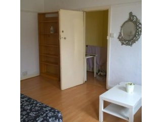 Great Double Bedroom In One Most Trendy..