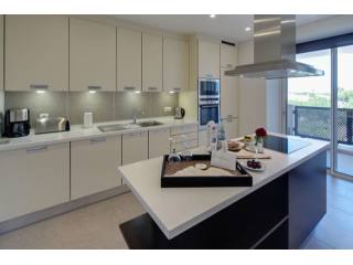 Three Bedroom Apartment, Monte da..