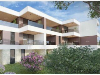 Prodaja- stan na prvom katu, u novom stambenom kompleksu..