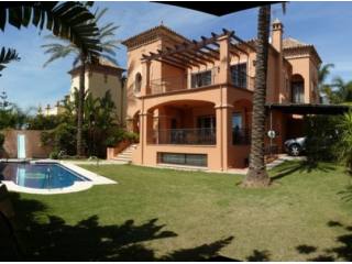 Villa for sale in Marbella Alta..