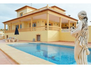 Beautiful 7-bedroom villa with stunning..