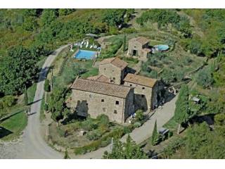 Beautiful Chianti Complex With 9..