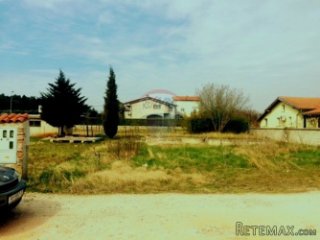 Lijepa građevinska parcela na odličnoj lokaciji