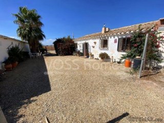 RESERVED/SALE AGREED 2023 WITH VOSS HOMES - A full of charm..