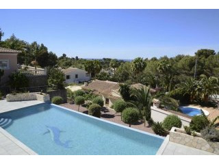 5 Bedrooms - Villa - Alicante - For Sale
