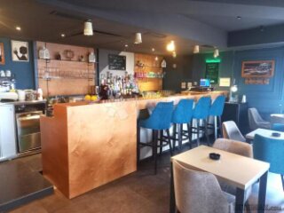 Uhodan Caffe bar na odličnoj lokaciji