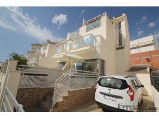 At less than 700 meters from the extensive sandy beach of..