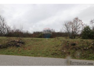 Petehi, 3667m2 građevinskog zemljišta + 6560m2...