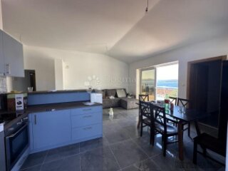 Kuća sa 6 apartmana 550m2 u blizini mora