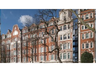 North Gate, NW8