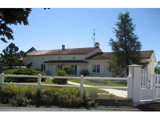 5 bedroom House For Sale: 16390 CHARENTE