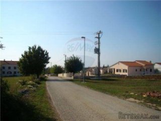 ISTRA, KANFANAR, Građevinska parcela uz asfalt