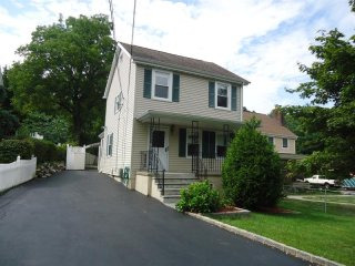 5 bedroom Flat For Sale: 16 Taxter Road..