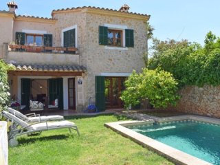 Cosy Town House In Ses Alqueries