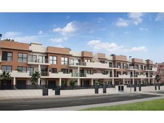 A 3 BED FIRST FLOOR APARTMENT CLOSE TO..