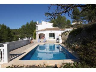 3 Bedrooms - Villa - Alicante - For Sale