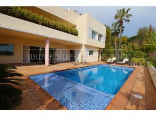 Stunning modern villa with exceptional..