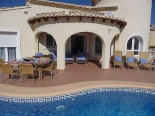 3 Bed 2 bath villa with private pool..