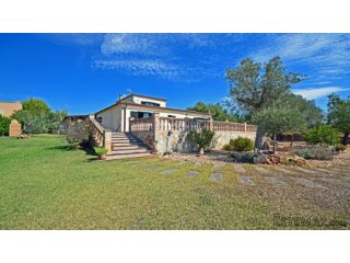 Excellent country house on the outskirts of the lovely..